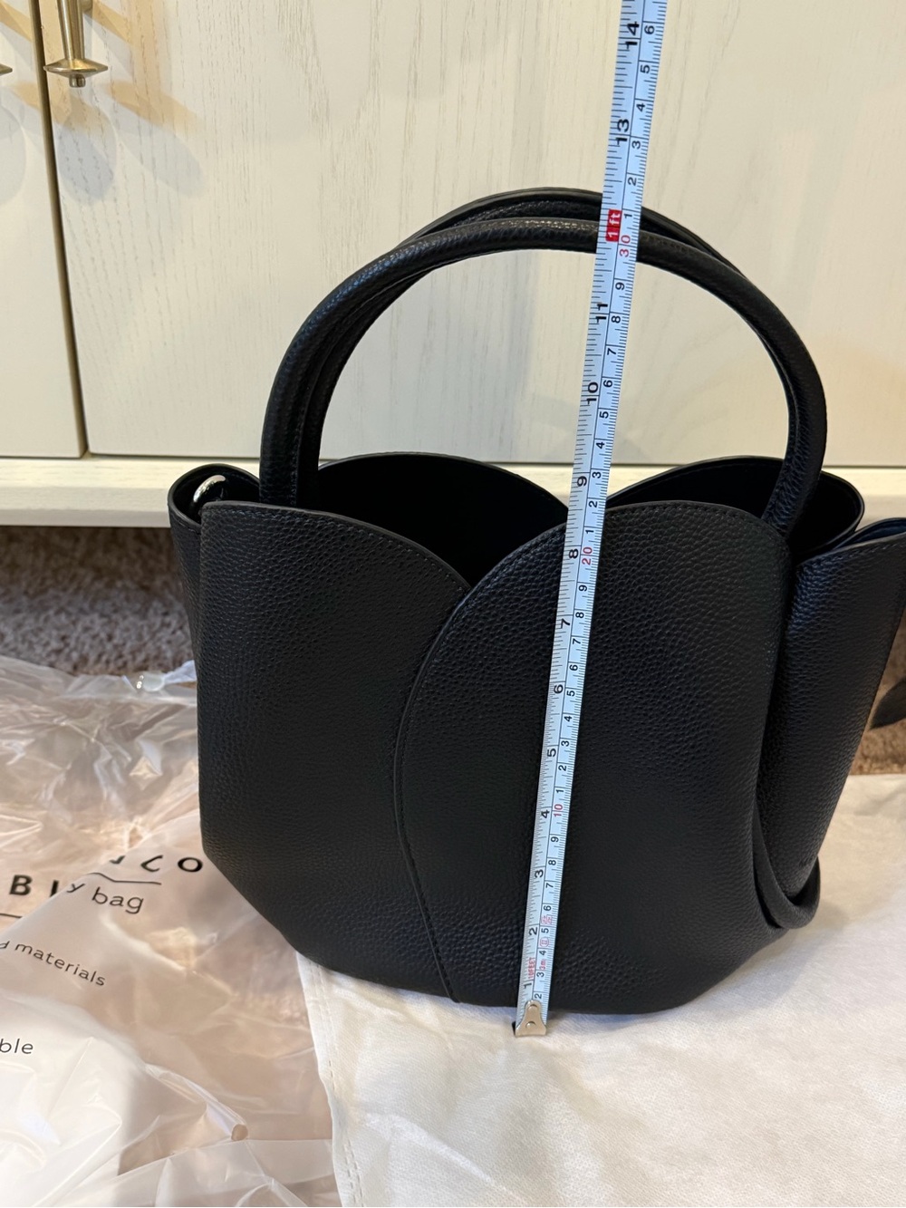 NWT new melie bianco Anthropologie tulip handle crossbody tote bag + Pouch black - Picture 7 of 15